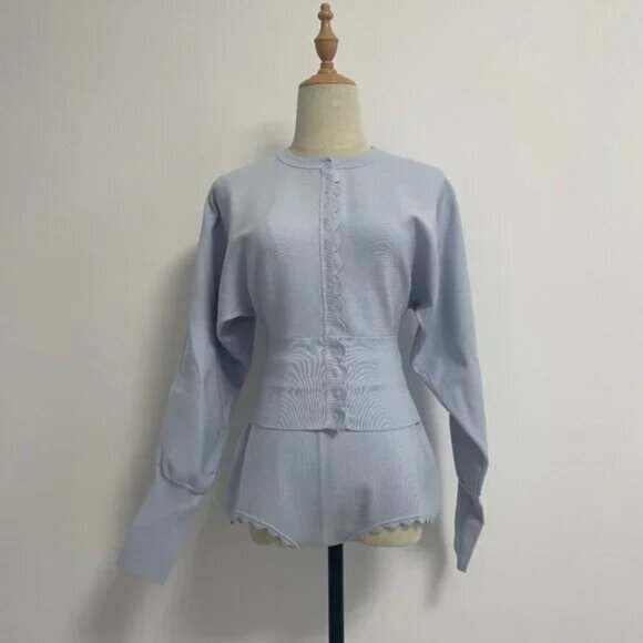 Light Blue Knit Waist-cinching Two-Piece Set French Romance Meets Soft Texture - Picture 2 of 13